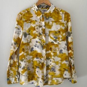 Holding Horses light soft cotton long sleeves buttoned down shirt